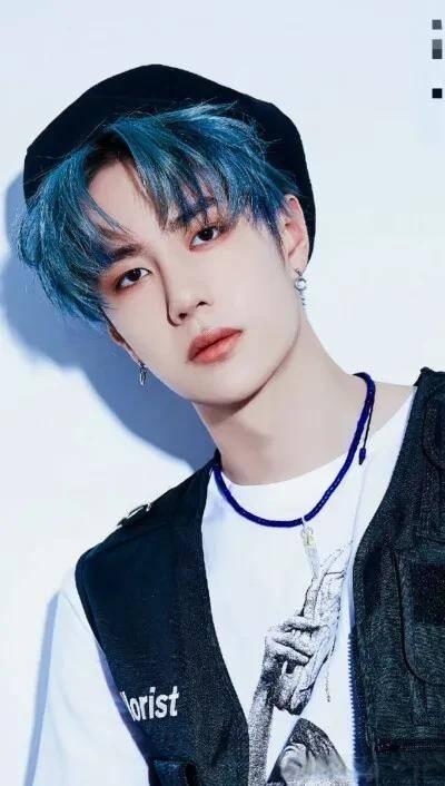 王一博肖战吃瓜星娱乐